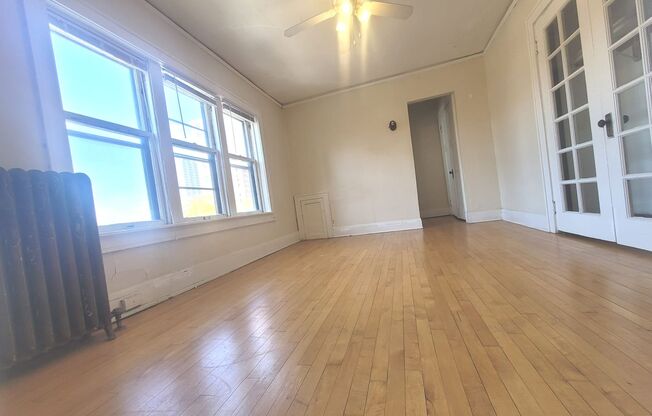 Studio, 1 bath, $895, Unit 39