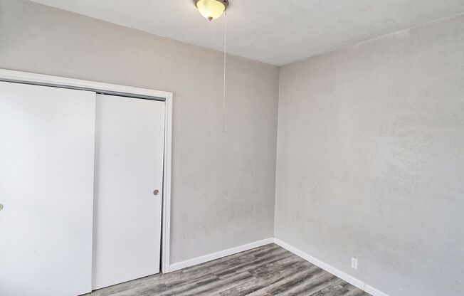 5 beds, 2 baths, $2,300