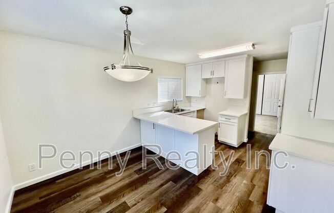 5543 Adobe Falls Rd Unit 9