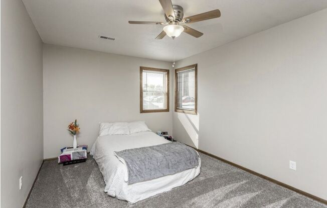 2 beds, 1 bath, 810 sqft, $949, Unit 4317-16