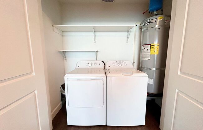 2 beds, 2 baths, 1,334 sqft, $4,950, Unit 410-907