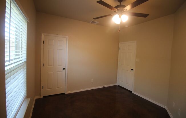 3 beds, 2 baths, $1,595