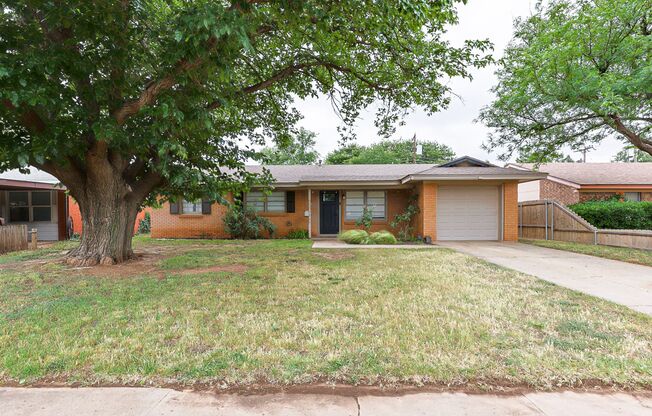 CHARMING 3/2/1 FOR LEASE IN NW LUBBOCK