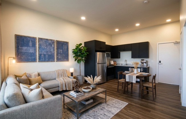 1 bed, 1 bath, 500 sqft, $1,700, Unit 311