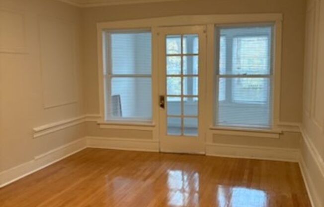 SPACIOUS 2BEDROOM / 1BATH RENT $1,1000