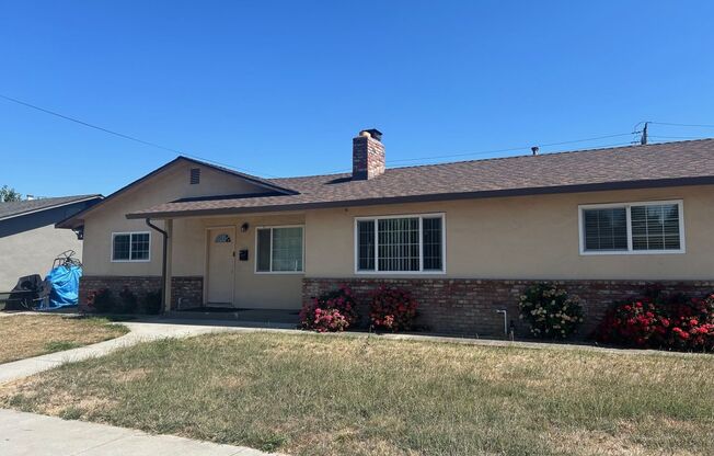 3 beds, 1 bath, $2,800