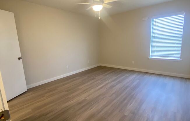 2 beds, 1 bath, 900 sqft, $1,550, Unit ELP2202-336