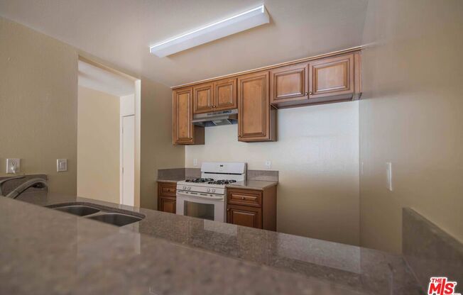 1 bed, 1 bath, 750 sqft, $1,900, Unit 103