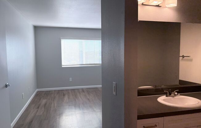 1 bed, 1 bath, 750 sqft, $2,525, Unit E079