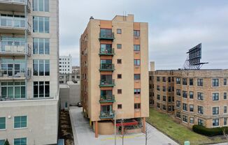 1321 Franklin