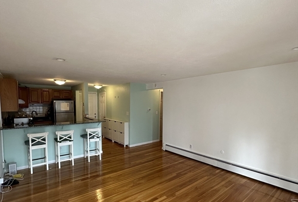 2 beds, 1 bath, 900 sqft, $2,600, Unit 16