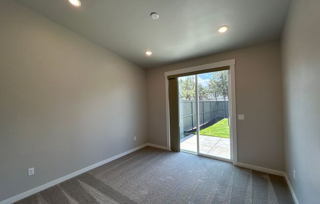 2 beds, 2 baths, 1,089 sqft, $2,295, Unit SFR 927 - 20689