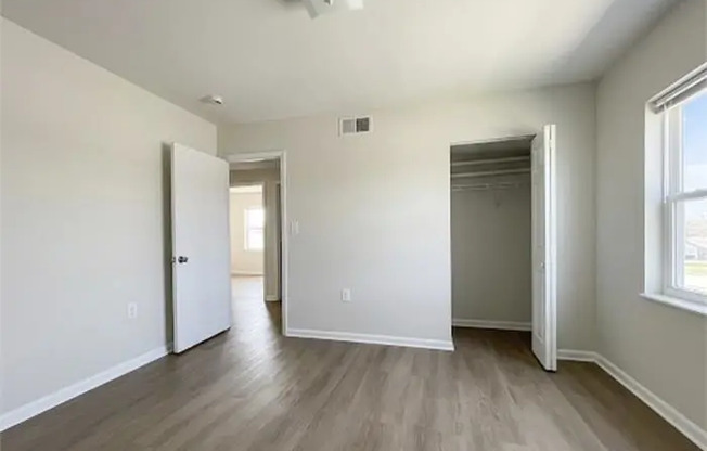 3229 BUENA VISTA TERRACE SE