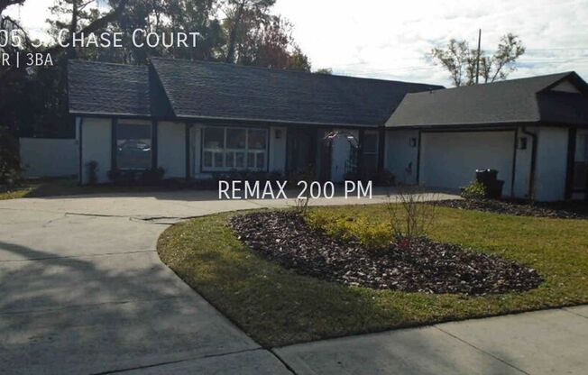 305 S CHASE CT