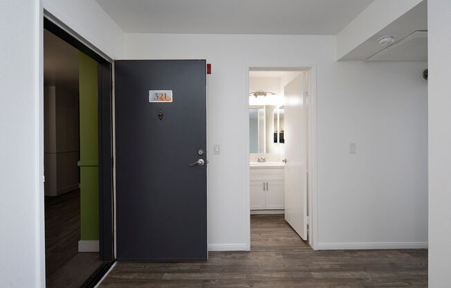 2 beds, 2 baths, 954 sqft, $2,695, Unit 321