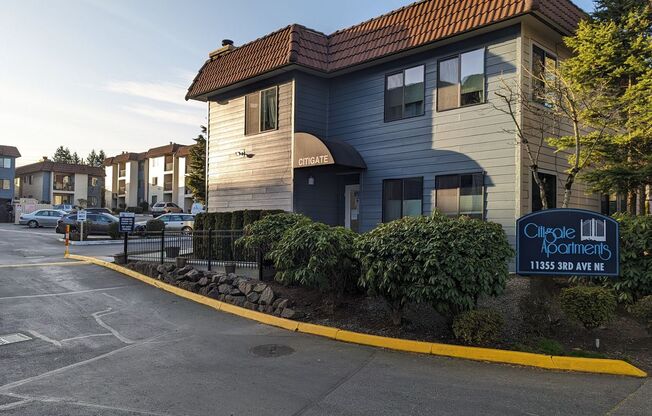 1 bed, 1 bath, 610 sqft, $1,725, Unit F303