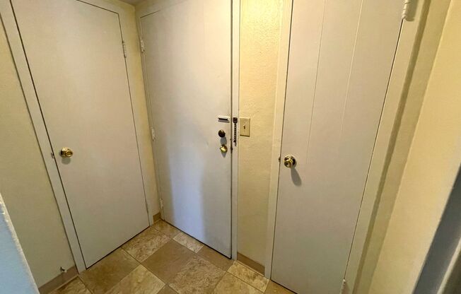 1 bed, 1 bath, $795, Unit 205