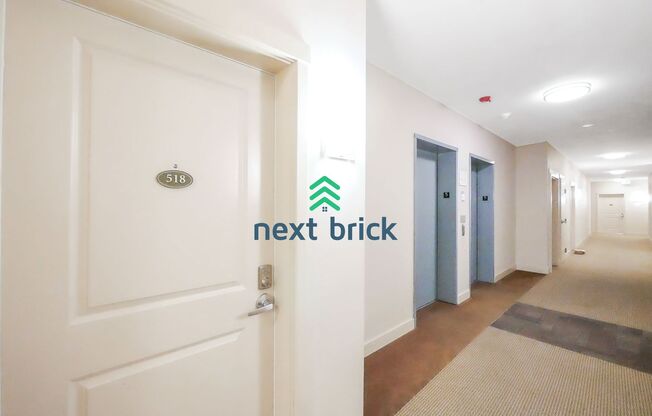 1 Bed and 1 Bath Stunning Redmond DT Condo is Available for Rent!