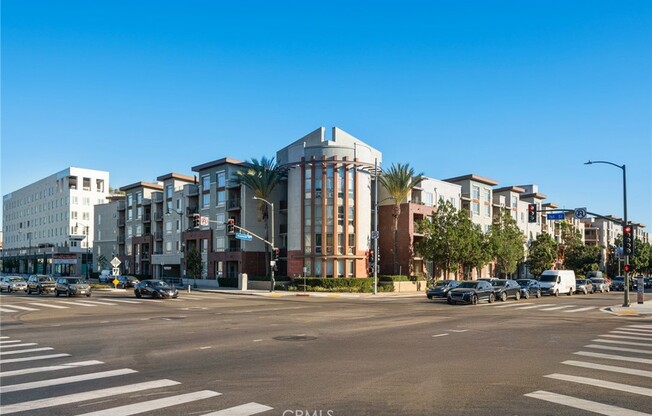 1 bed, 1 bath, 899 sqft, $2,700, Unit 210