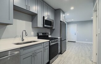 926 W 32 PL