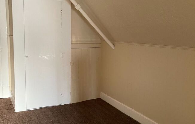 1 bed, 1 bath, 800 sqft, $775, Unit Unit #2 front house