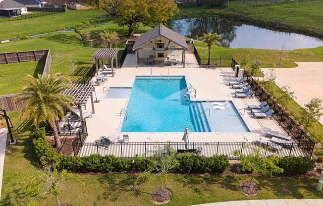 3 Bedroom House in Dutchtown |Community Pool