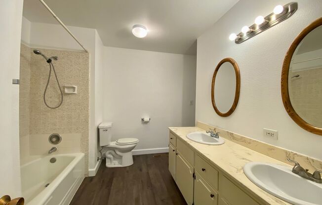 $2,395 Herndon & First, Spacious 4 Bedroom Home - E. Magill Ave, Fresno