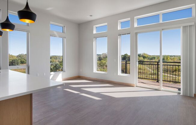2 beds, 2 baths, 1,008 sqft, $2,625, Unit 401