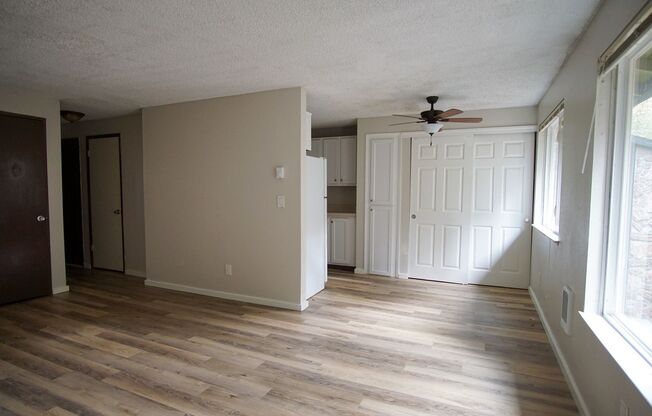 2 beds, 1 bath, $1,465, Unit 3942