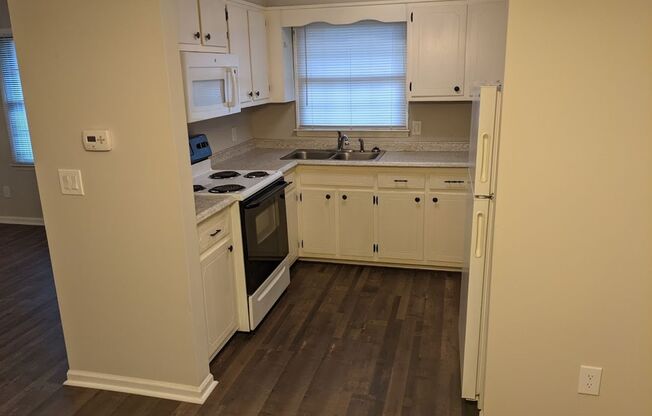 1 bed, 1 bath, 750 sqft, $955, Unit B