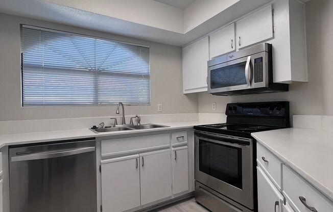 The Enclaves 3 bed 2 bath Upgraded Condo!