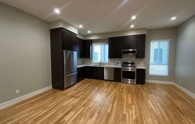 Modern 3B/3BA w/ Attached DOUBLE CAR Garage! AIR CONDITIONING! LARGE DECK!
