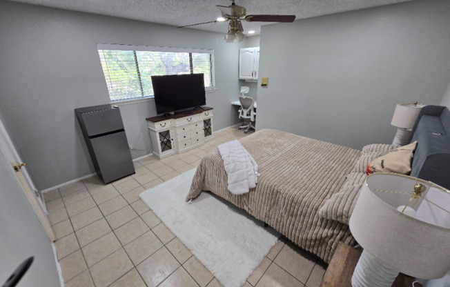 4215 SUMMER BREEZE LN