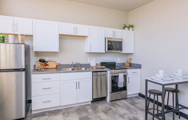 Studio, 1 bath, 655 sqft, $700, Unit 1705