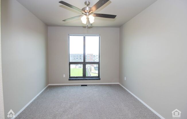 1 bed, 1 bath, 758 sqft, $1,145, Unit 5521-5235