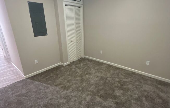 Studio, 1 bath, 500 sqft, $995, Unit 24