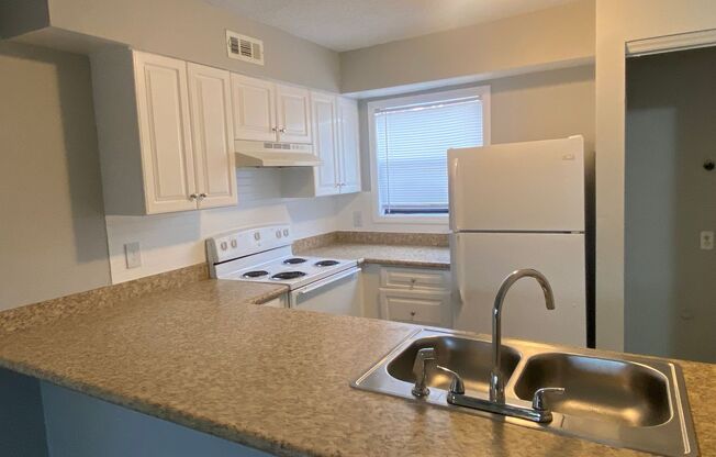 2 beds, 2 baths, 820 sqft, $1,195, Unit 2502