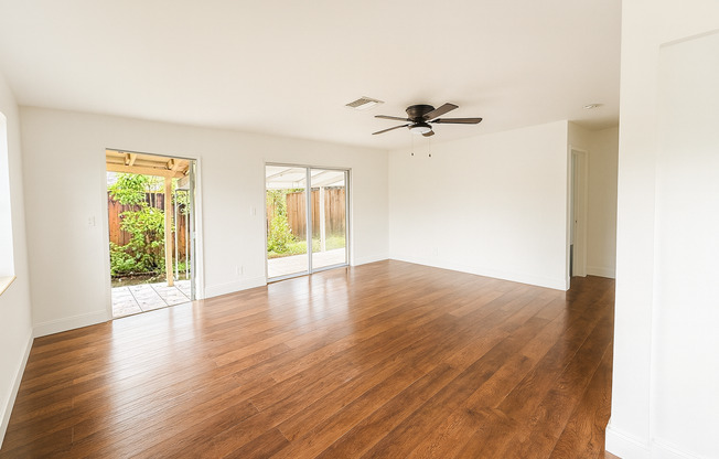 Charming 2BR/1BA Apartment in Sunrise – $2,300/Month