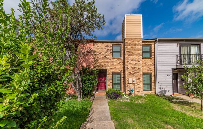 2-BEDROOM TOWNHOUSE IN ALAMO HEIGHTS I.S.D.