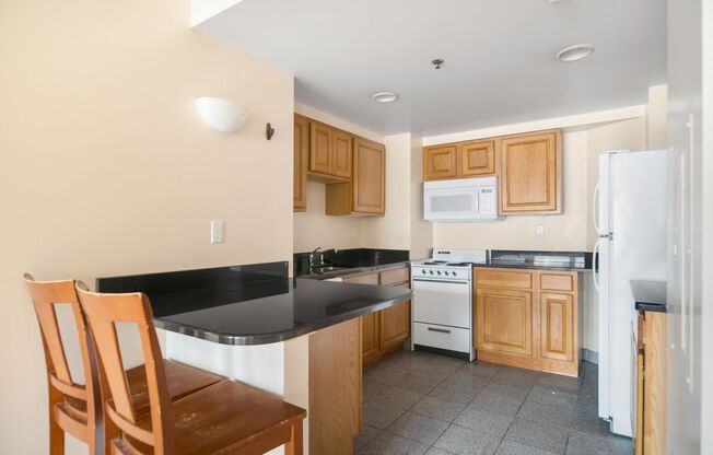 400 College Ave - The Heart of Collegetown