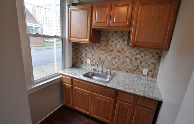 Spacious and Charming Efficiency Apartment in Beaver Falls