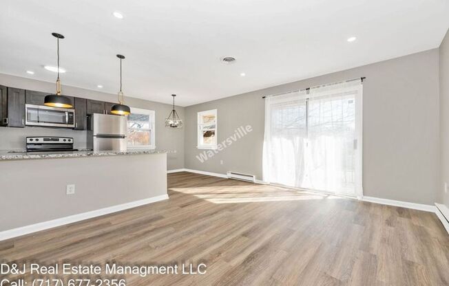 2 beds, 1 bath, 900 sqft, $1,695, Unit Apartment 9