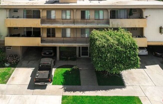 South Oakhurst Luxury Investments LLC