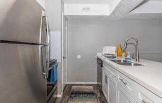 1 bed, 1 bath, 668 sqft, $975