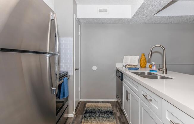 1 bed, 1 bath, 668 sqft, $975