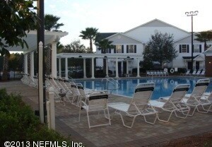 1 bed, 1 bath, $1,300, Unit #910