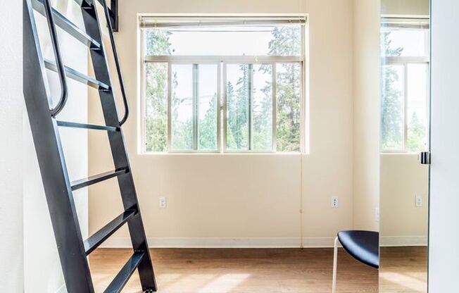 Studio, 1 bath, 220 sqft, $1,200, Unit A31
