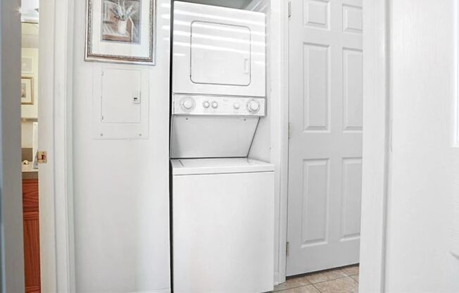 1 bed, 1 bath, 825 sqft, $1,705, Unit 532