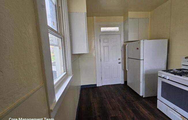 3 beds, 1 bath, $1,425