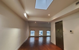 19 S William St